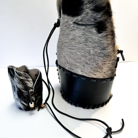 Hand made custom cowhide bucket bag - Picture 9 of 10